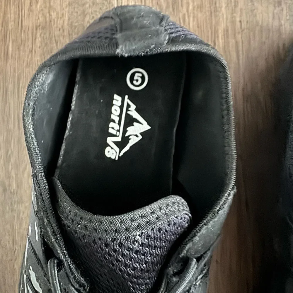 NortiV8 Unisex Kids Black and Gray Lace Up Water Shoes 5